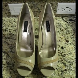 Awesome WHBM Nude Heels 9 Excellent Condition